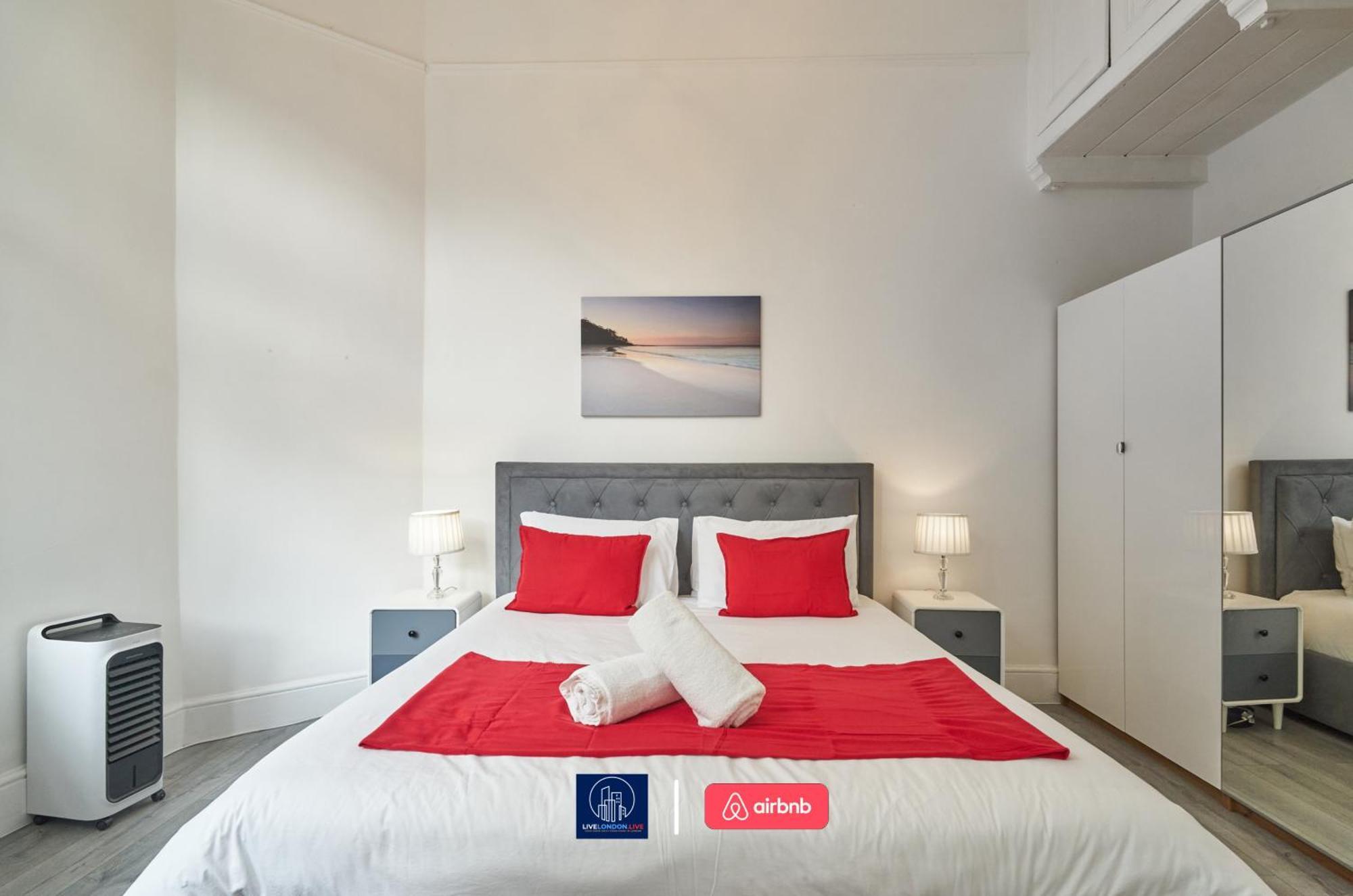 Last-Minute Specials L Sleeps Up To 4 Guests L One-Bedroom Apartment With King Bed And High Ceilings Near Camden By Live London Short Lets & Serviced Accommodation Buitenkant foto