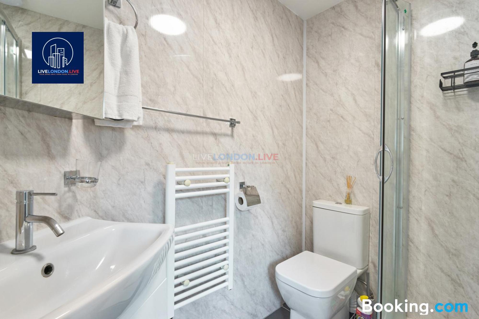 Last-Minute Specials L Sleeps Up To 4 Guests L One-Bedroom Apartment With King Bed And High Ceilings Near Camden By Live London Short Lets & Serviced Accommodation Buitenkant foto